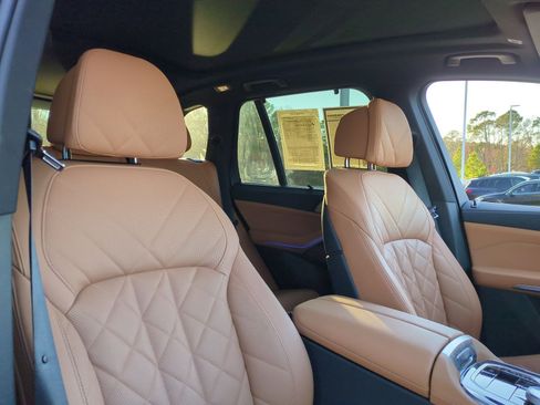 Used 2025 BMW X5 M60i image 32