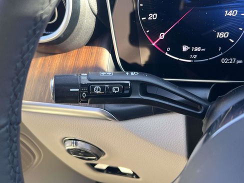 Used 2025 Mercedes-Benz GLC 300 4MATIC image 18