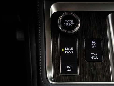 Used 2024 Lexus GX 550 w/ Accessory Package (2T) AWD/4WD image 30