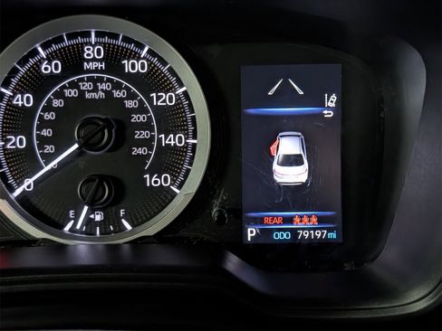 Used 2021 Toyota Corolla LE image 23