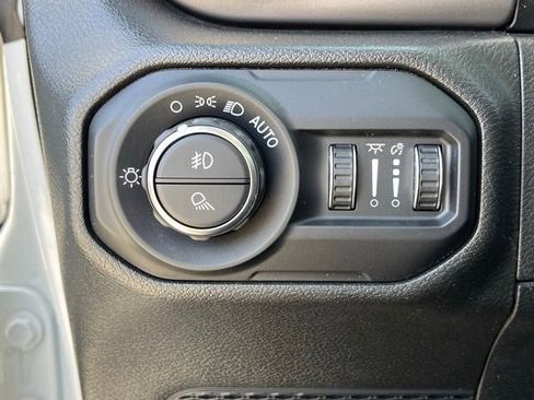 Used 2022 Jeep Gladiator Sport AWD/4WD image 19