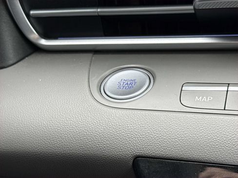 Used 2024 Hyundai Elantra SEL FWD image 20