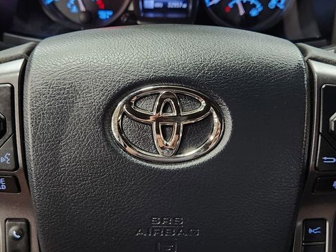 Used 2018 Toyota Tacoma TRD Sport w/ Technology Package image 49