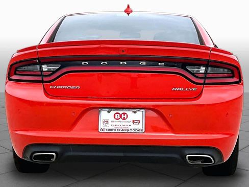 Used 2017 Dodge Charger SXT w/ Plus Group image 5