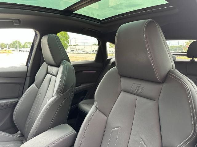 Used 2025 Audi Q4 e-tron Premium Plus AWD/4WD image 4