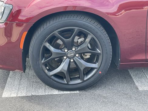 Used 2022 Chrysler 300 Touring L image 9