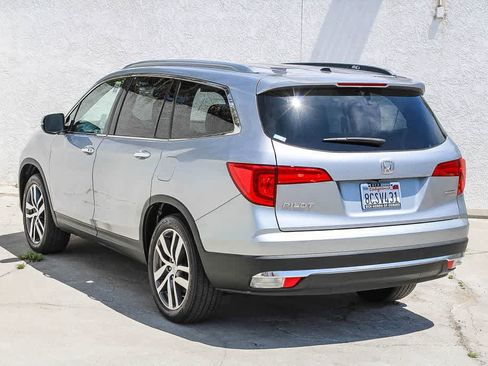 Used 2018 Honda Pilot Touring image 7