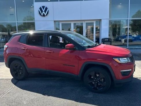 Used 2019 Jeep Compass Latitude AWD/4WD image 1