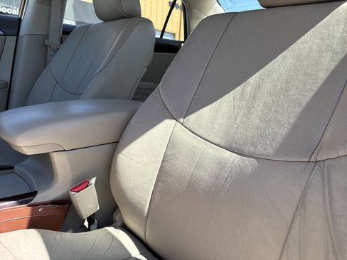 Used 2010 Toyota Avalon XLS image 16