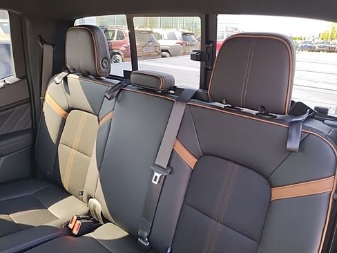 Used 2025 GMC Canyon AT4 w/ Nightfall Edition image 45