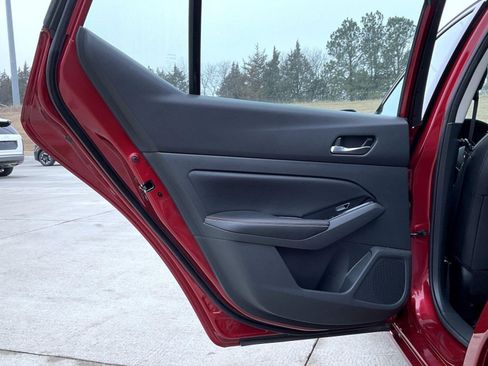 Used 2023 Nissan Altima 2.5 SR w/ SR Premium Package image 21