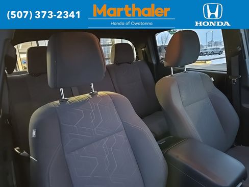 Used 2019 Toyota Tacoma SR image 19