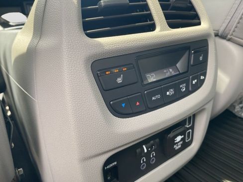 Used 2022 Honda Pilot Elite image 22