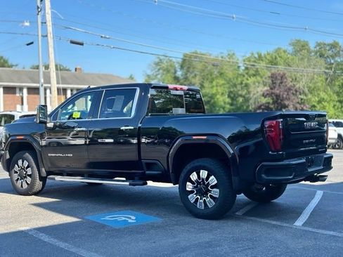 Used 2024 GMC Sierra 3500 Denali w/ Denali Reserve Package AWD/4WD image 3