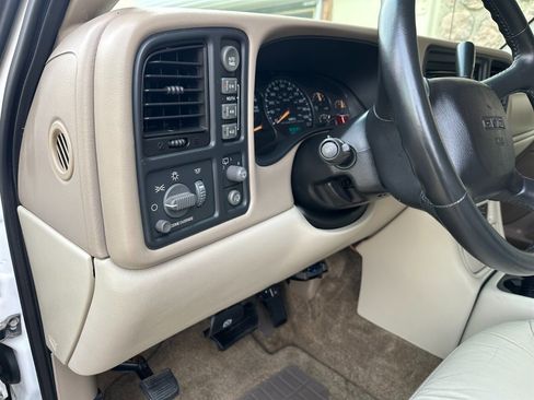 Used 2002 GMC Yukon XL 2500 SLT image 13