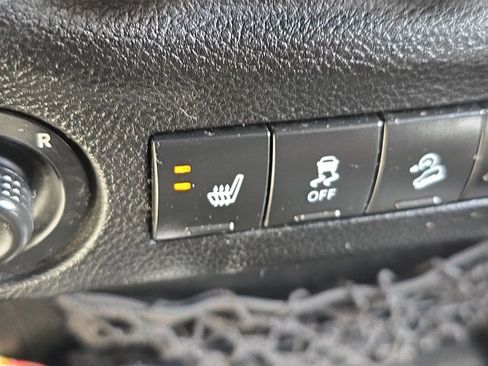 Used 2012 Jeep Wrangler Unlimited Sahara w/ Connectivity Group image 17