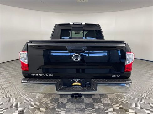 Used 2017 Nissan Titan SV image 22