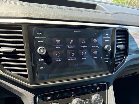 Used 2023 Volkswagen Atlas Cross Sport SE w/ Black Wheel Package AWD/4WD image 22