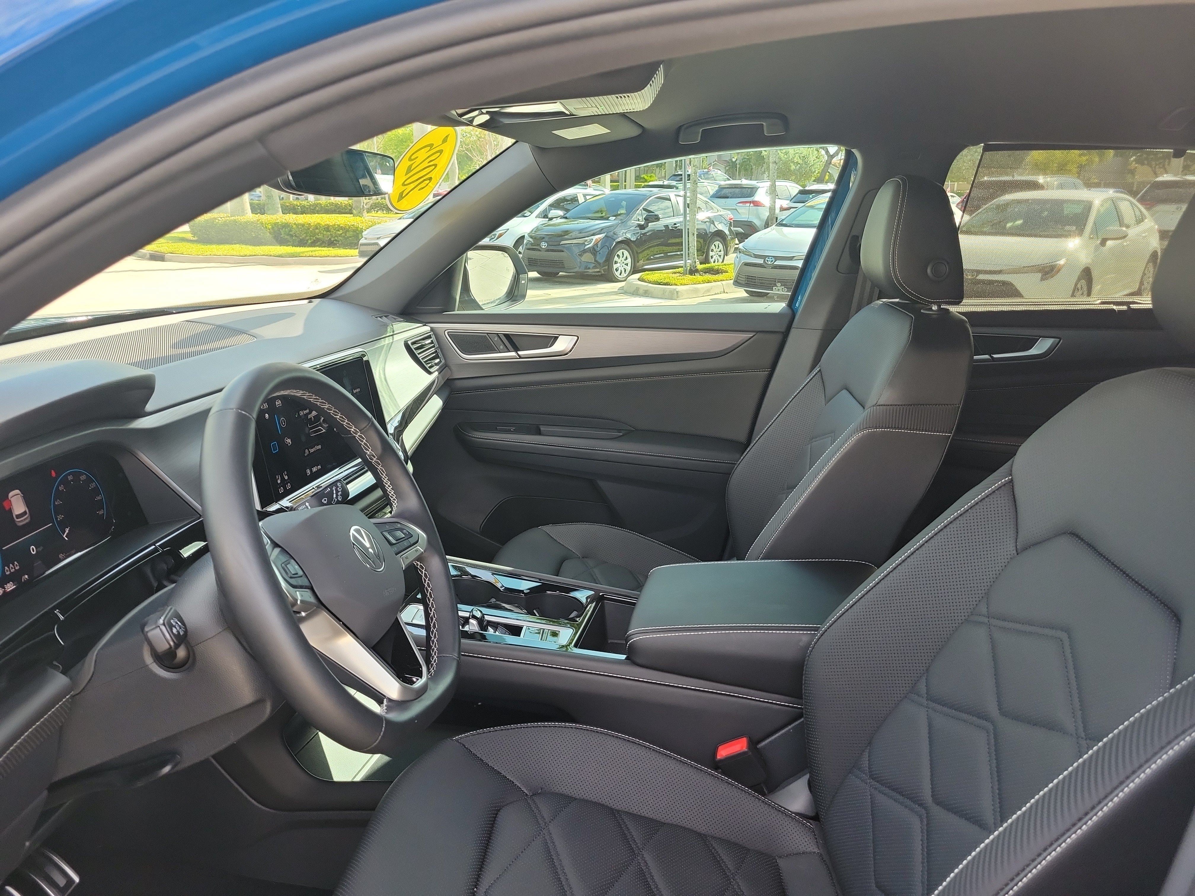 Used 2025 Volkswagen Atlas Cross Sport SE FWD image 23