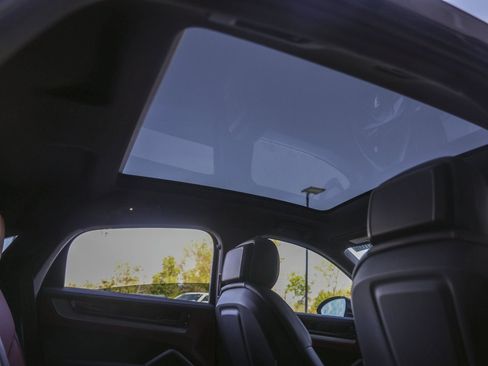 New 2026 Porsche Cayenne Coupe AWD/4WD image 41