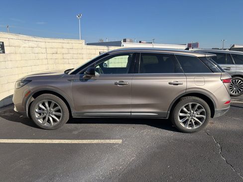 Used 2020 Lincoln Corsair FWD w/ Premium Package image 12