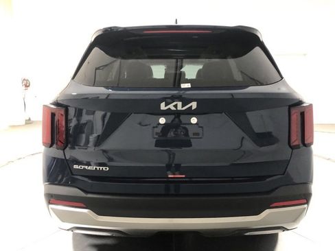 New 2026 Kia Sorento S w/ S Panoramic Sunroof Package image 6