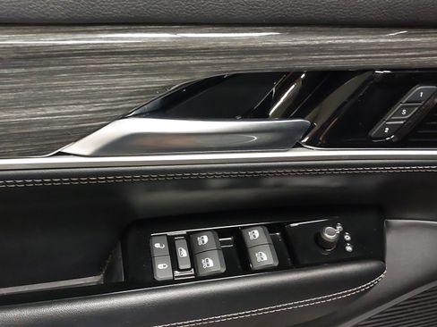 Used 2022 Jeep Wagoneer Series II w/ Convenience Group I AWD/4WD image 25