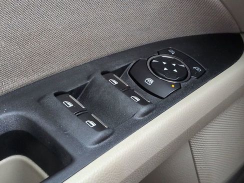 Used 2019 Ford Fusion SE AWD/4WD image 30