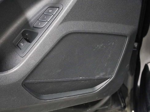 Used 2024 Audi Q3 2.0T Premium w/ Convenience Package image 17