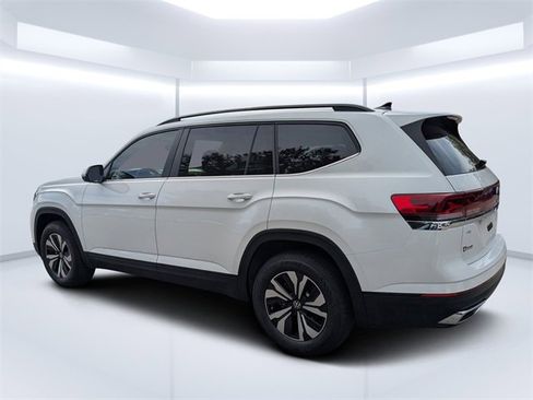 New 2026 Volkswagen Atlas SE image 5