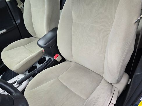 Used 2013 Toyota Corolla LE image 23