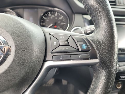 Used 2020 Nissan Rogue SV w/ Premium Package FWD image 22