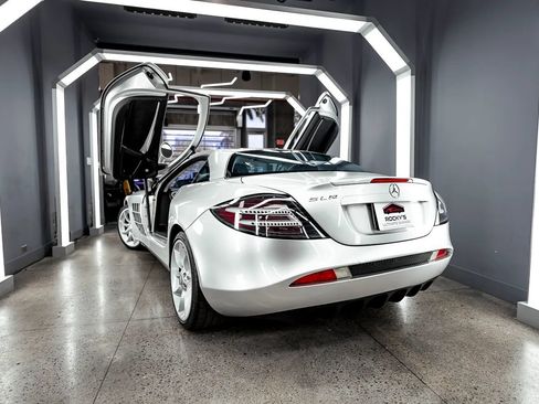 Used 2006 Mercedes-Benz SLR image 8