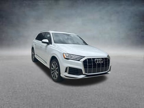 Used 2023 Audi Q7 2.0T Premium w/ Towing Package AWD/4WD image 7