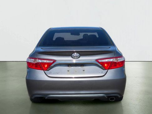 Used 2017 Toyota Camry SE FWD image 5