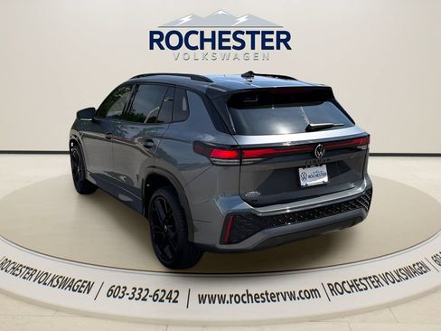Used 2025 Volkswagen Tiguan SE R-Line AWD/4WD image 4