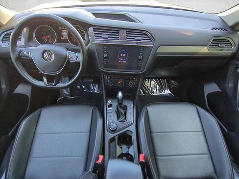 Used 2021 Volkswagen Tiguan SE AWD/4WD image 19