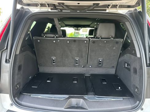Used 2021 Cadillac Escalade Premium Luxury RWD image 43
