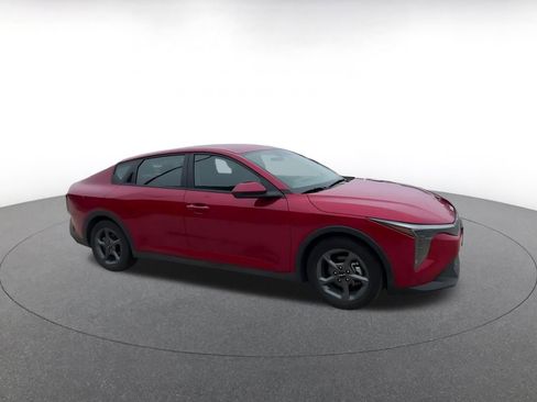 Used 2025 Kia K4 LXS image 2