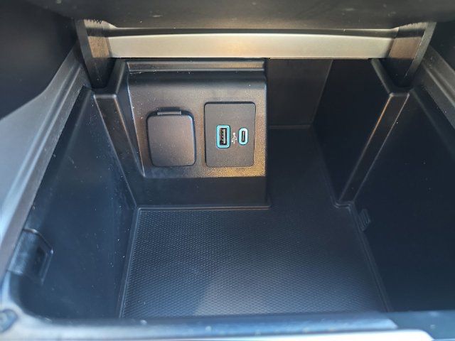 Used 2020 Ford Explorer XLT RWD image 35