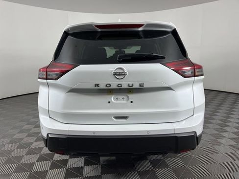 Used 2025 Nissan Rogue SV w/ SV Premium Package FWD image 10