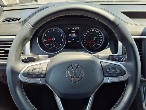 Used 2021 Volkswagen Atlas Cross Sport SE w/ Panoramic Sunroof Package FWD image 14