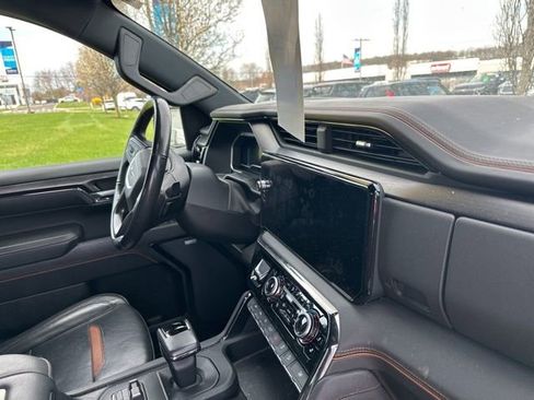 Certified 2022 GMC Sierra 1500 AT4 w/ AT4 Premium Package image 15