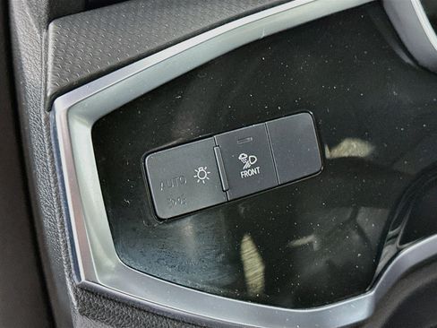 Used 2025 Audi Q3 2.0T Premium AWD/4WD image 17