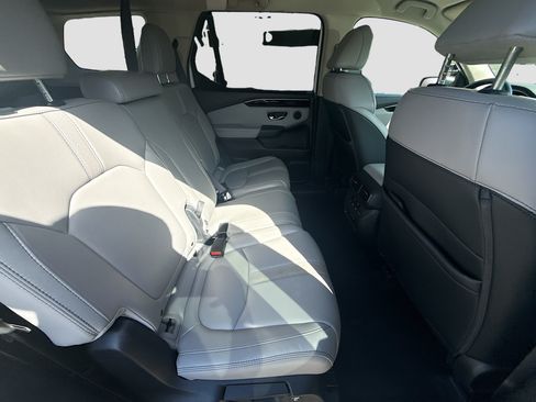 Certified 2025 Honda Pilot EX-L image 28