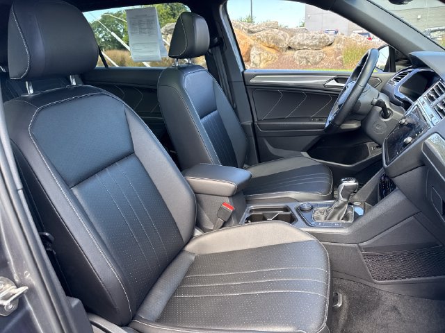 Certified 2022 Volkswagen Tiguan SE R-Line AWD/4WD image 13