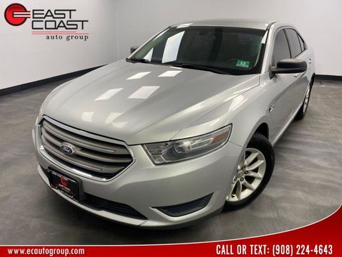 Used 2013 Ford Taurus SE image 1