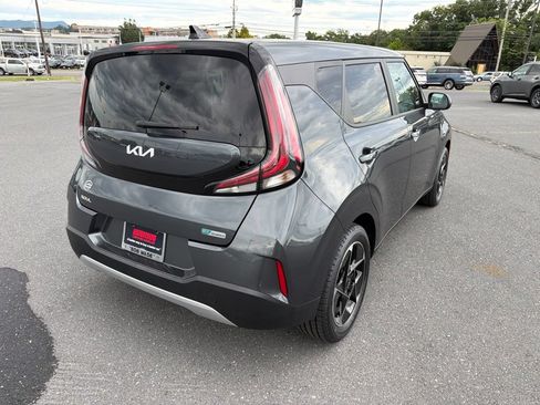 Used 2024 Kia Soul EX FWD image 5