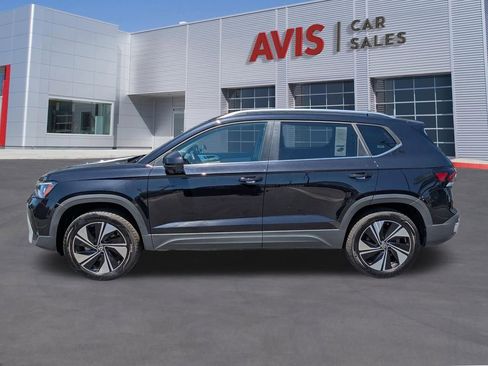 Used 2025 Volkswagen Taos SE AWD/4WD image 10