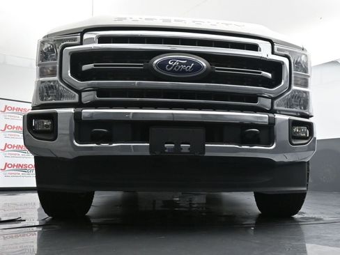 Used 2021 Ford F250 Lariat w/ Lariat Value Package image 19